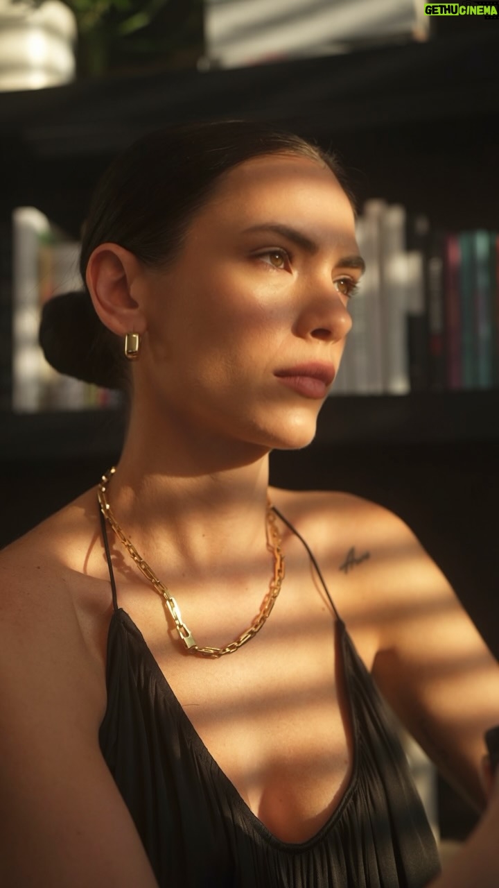 Laura Chimaras - 14.4K Likes - Para ti, mujer, que a veces te olvidas de darte un tiempo de descanso y amor🤍

#lafranciajoyeria #chimaraslaura #díadelamujer
