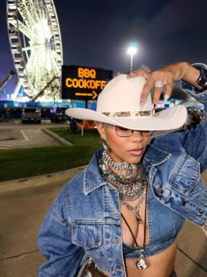 LeToya Luckett Instagram - ✨RODEO TIME✨
Saddle up Houston 🤘🏾🤠