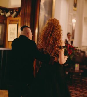 Lea DeLaria Instagram - Happy Valentines to my Lesbian Trophy Wife 🖤
📸: @jennyandersonphoto