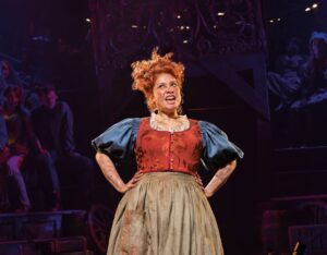 Lea Salonga Instagram - Éponine 👉 Fantine 👉 Madame Thénardier

@msleasalonga = #LesMizLegend

#LesMizWorldTour #LesMisPH