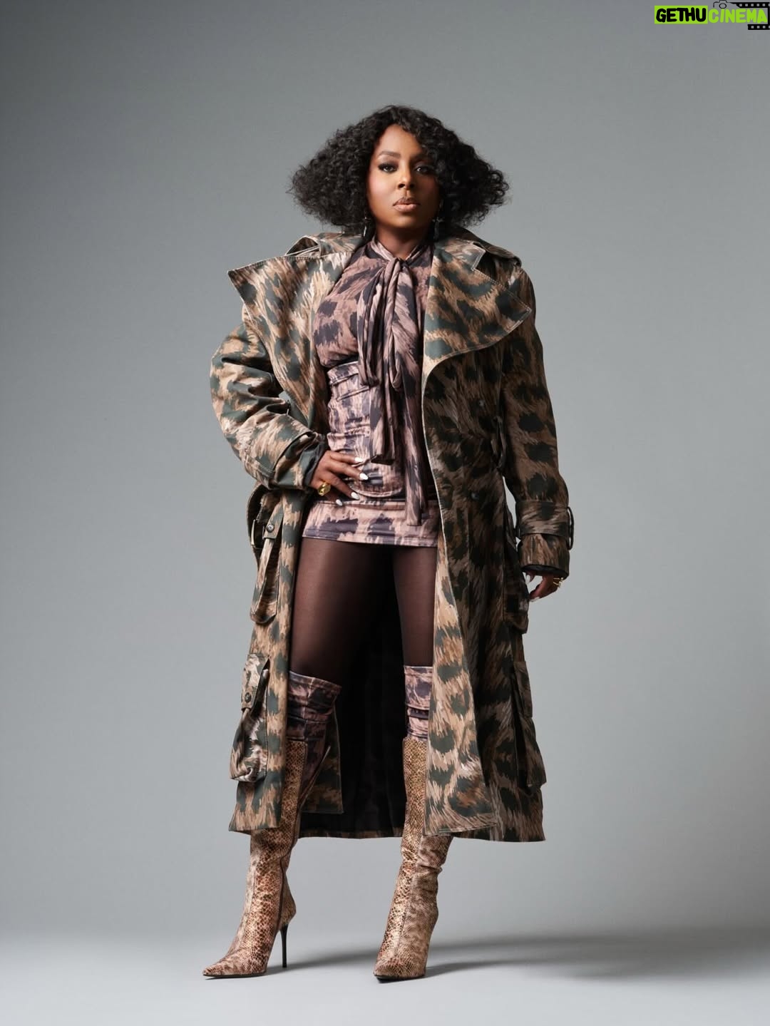 Ledisi - 17.2K Likes - Thank you @glamourbulgaria and @mickeyboooom for honoring my journey through fashion and storytelling. What a fun shoot and interview ! ✨🙏🏾 The CROWN

fashionbombdaily 
・・・
@Ledisi shines on the Feb 2026 cover of Glamour, created directed and styled by @mickeyboooom, wearing a @jovanalouis tulle coat dress and @esormarieofficial heels.
 In her exclusive interview, she shares insights into her transformative journey as “More Than a Powehouse,” and reflects on her Grammy nominations for her latest album “The Crown” and “Love You Too”, from the album. 

Congratulations, #Ledisi, on your two Grammy nominations this year — Best R&B Album for The Crown and Best Traditional R&B Performance for “Love You Too.” 

-Publication: @glamourbulgaria
- Muse: @ledisi
Production / PR: @freemenbymickey
•  Photographer: @michaelcreagh
•  Fashion Stylist & Creative Director: @mickeyboooom at @theonly.agency
•  Makeup: @makeupbylatisha
. Hair Stylist: @arianascanvas 
. Hair assistant: 
@stylesfordaiz
. Hair install: 
@therealsirtony 
•  Stylist Assistants: @krisfashion1 & 
@estherlamour
•  Photo Editor: @luka_ukropina