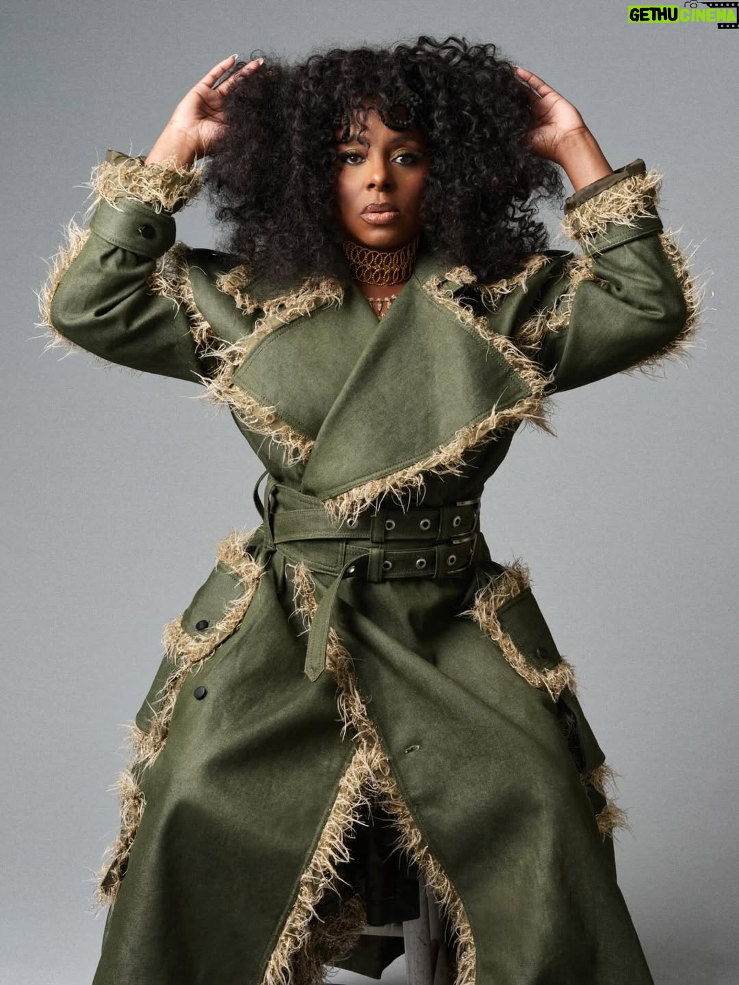 Ledisi - 17.2K Likes - Thank you @glamourbulgaria and @mickeyboooom for honoring my journey through fashion and storytelling. What a fun shoot and interview ! ✨🙏🏾 The CROWN

fashionbombdaily 
・・・
@Ledisi shines on the Feb 2026 cover of Glamour, created directed and styled by @mickeyboooom, wearing a @jovanalouis tulle coat dress and @esormarieofficial heels.
 In her exclusive interview, she shares insights into her transformative journey as “More Than a Powehouse,” and reflects on her Grammy nominations for her latest album “The Crown” and “Love You Too”, from the album. 

Congratulations, #Ledisi, on your two Grammy nominations this year — Best R&B Album for The Crown and Best Traditional R&B Performance for “Love You Too.” 

-Publication: @glamourbulgaria
- Muse: @ledisi
Production / PR: @freemenbymickey
•  Photographer: @michaelcreagh
•  Fashion Stylist & Creative Director: @mickeyboooom at @theonly.agency
•  Makeup: @makeupbylatisha
. Hair Stylist: @arianascanvas 
. Hair assistant: 
@stylesfordaiz
. Hair install: 
@therealsirtony 
•  Stylist Assistants: @krisfashion1 & 
@estherlamour
•  Photo Editor: @luka_ukropina