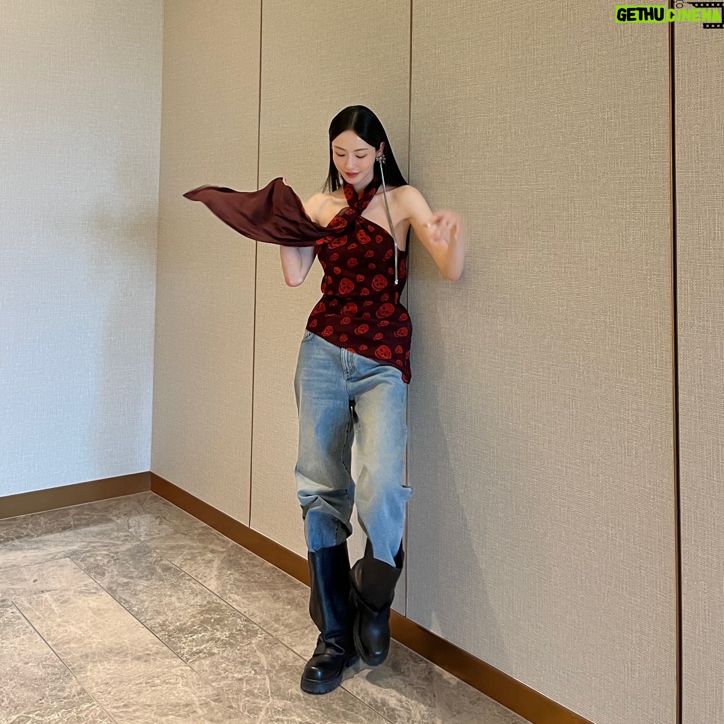 Lee Da-hee - 196.7K Likes - 두둠!!1월20일 오픈!
#netflix #singleinferno5 #넷플릭스 #솔로지옥5