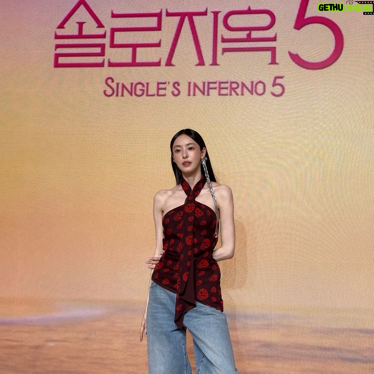 Lee Da-hee - 196.7K Likes - 두둠!!1월20일 오픈!
#netflix #singleinferno5 #넷플릭스 #솔로지옥5