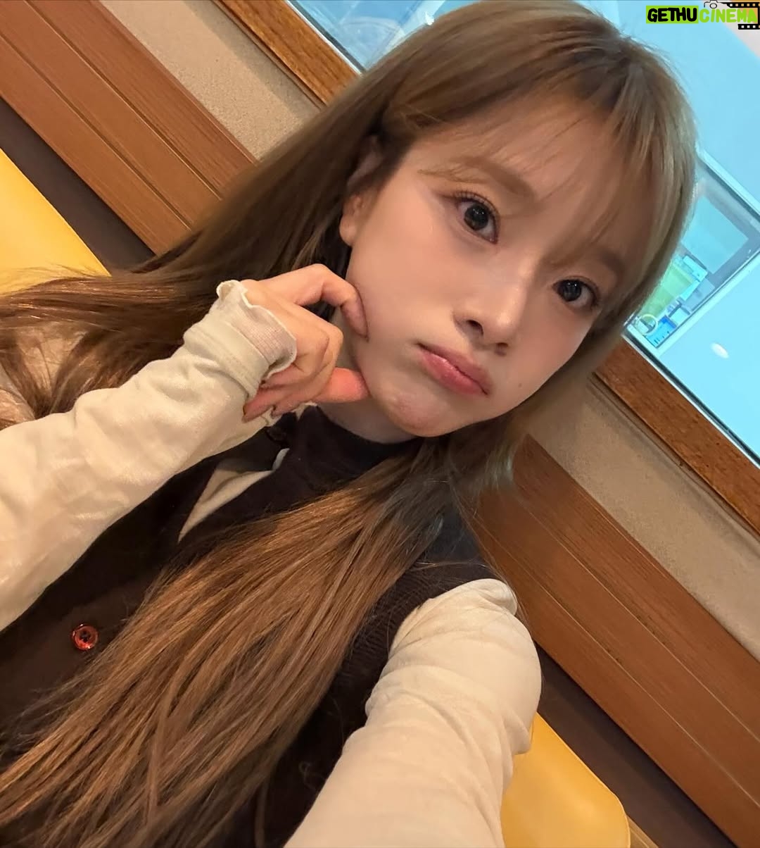 Lee Eun-young - 2.8K Likes - 이상한 하트