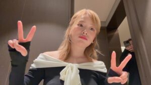 Lee Eun-young Instagram - 수아야 언니 노래는 듣고 가야지