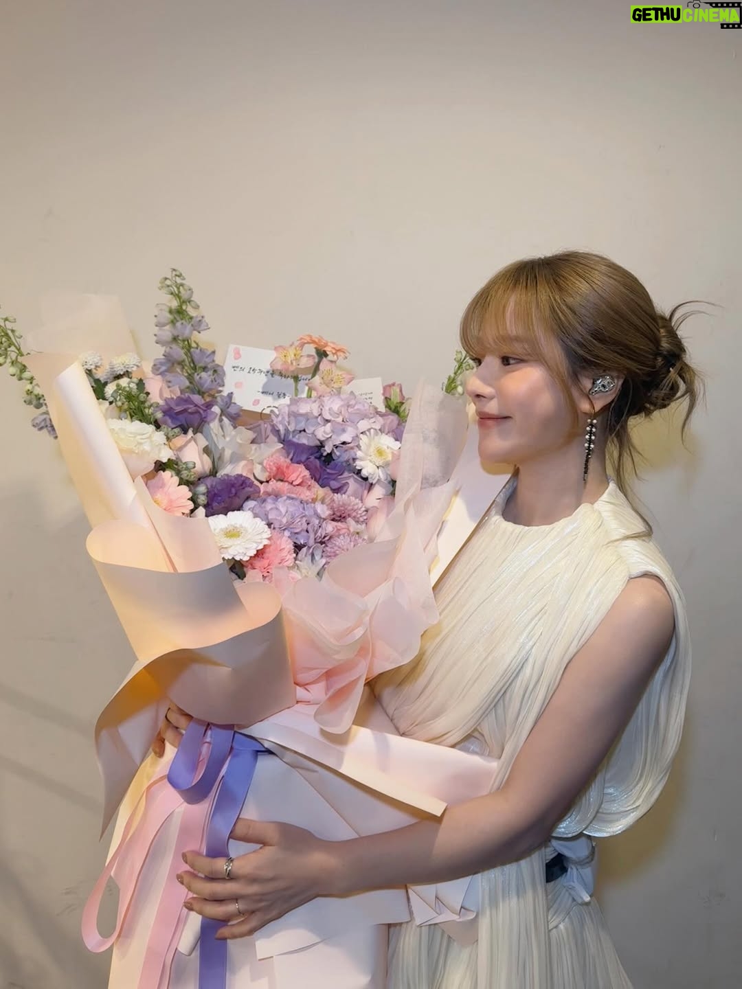 Lee Eun-young - 2.7K Likes - 💖💖💖우리의 15주년을 축하합니다💖💖💖