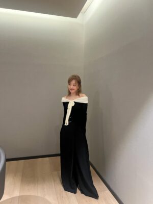 Lee Eun-young Instagram - 온다.............