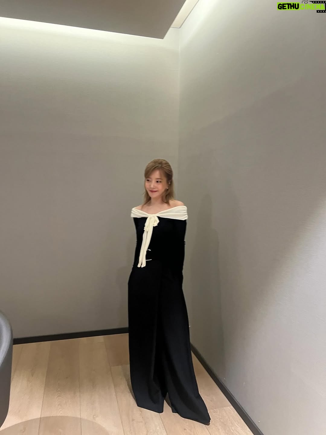 Lee Eun-young - 3K Likes - 온다.............