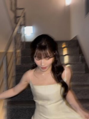 Lee Eun-young Instagram - 2025 안녕..👋🏻