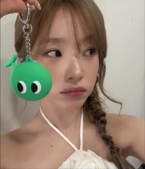 Lee Eun-young Instagram - 🍈💚💚💚💚💚👀