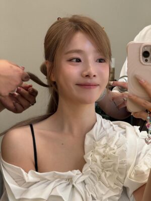 Lee Eun-young Instagram - 🍈💚💚💚💚💚👀