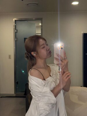 Lee Eun-young Instagram - 🍈💚💚💚💚💚👀