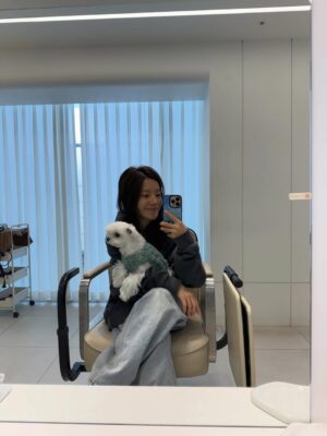 Lee Eun-young Instagram - 2025 안녕..👋🏻