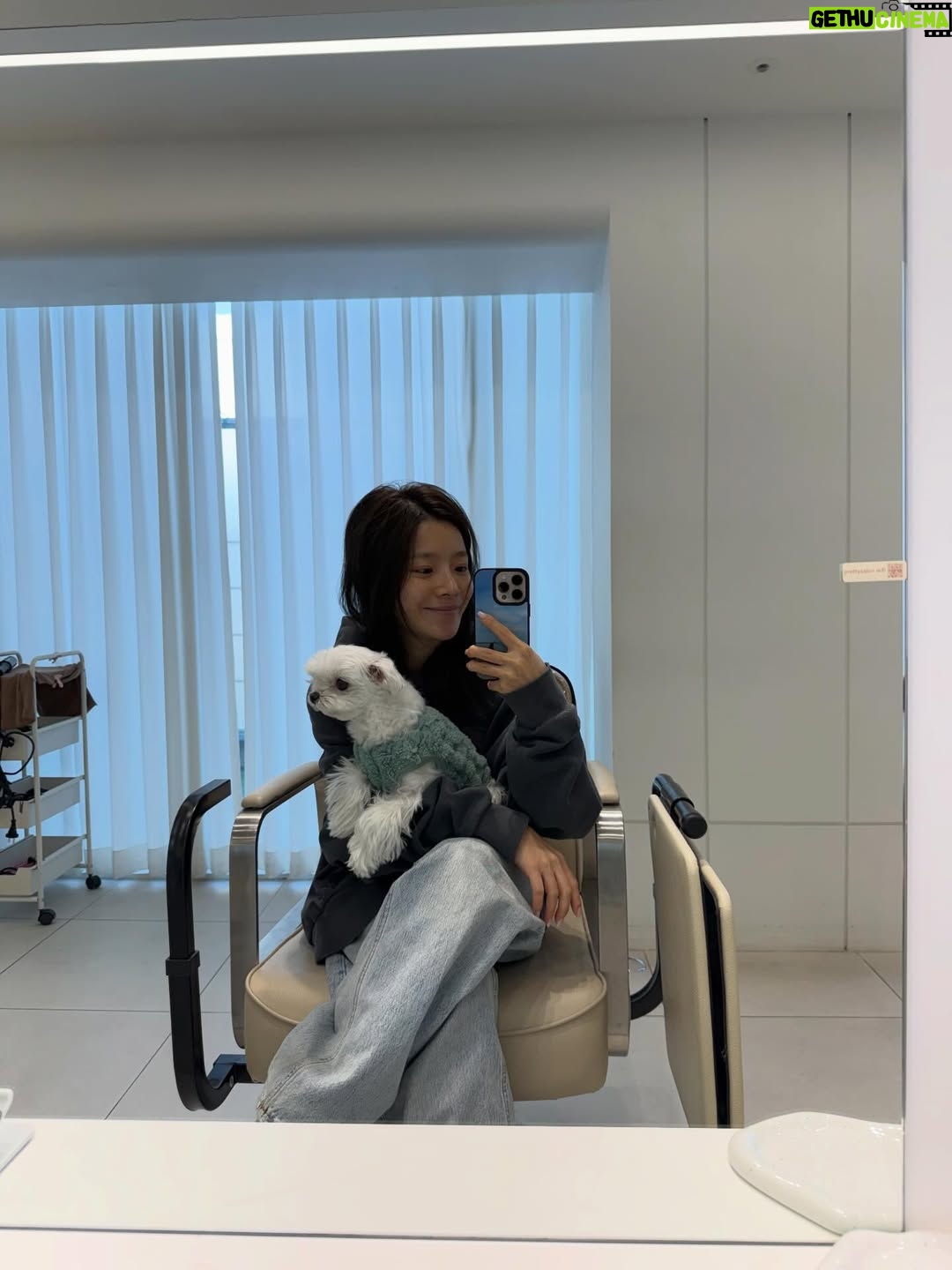 Lee Eun-young - 4.4K Likes - 2025 안녕..👋🏻