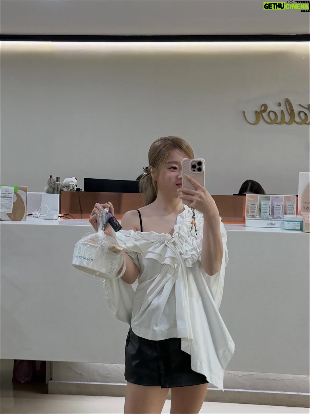 Lee Eun-young - 3.1K Likes - 🍈💚💚💚💚💚👀