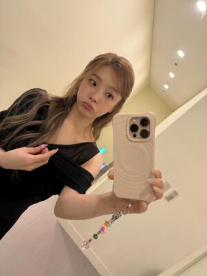 Lee Eun-young Instagram - 🍈💚💚💚💚💚👀
