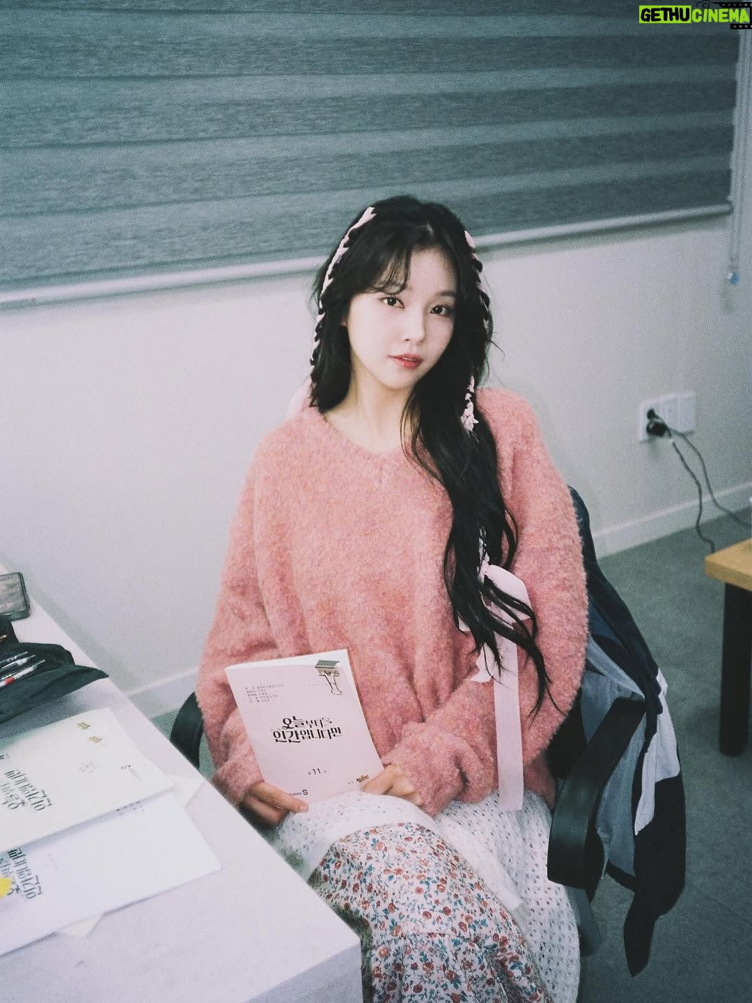 Lee Si-woo - 46.7K Likes - 끝!! 모두 고생하셨습니다 💦
금호와 팔미호로 함께할 수 있어 행복했어요 🦊