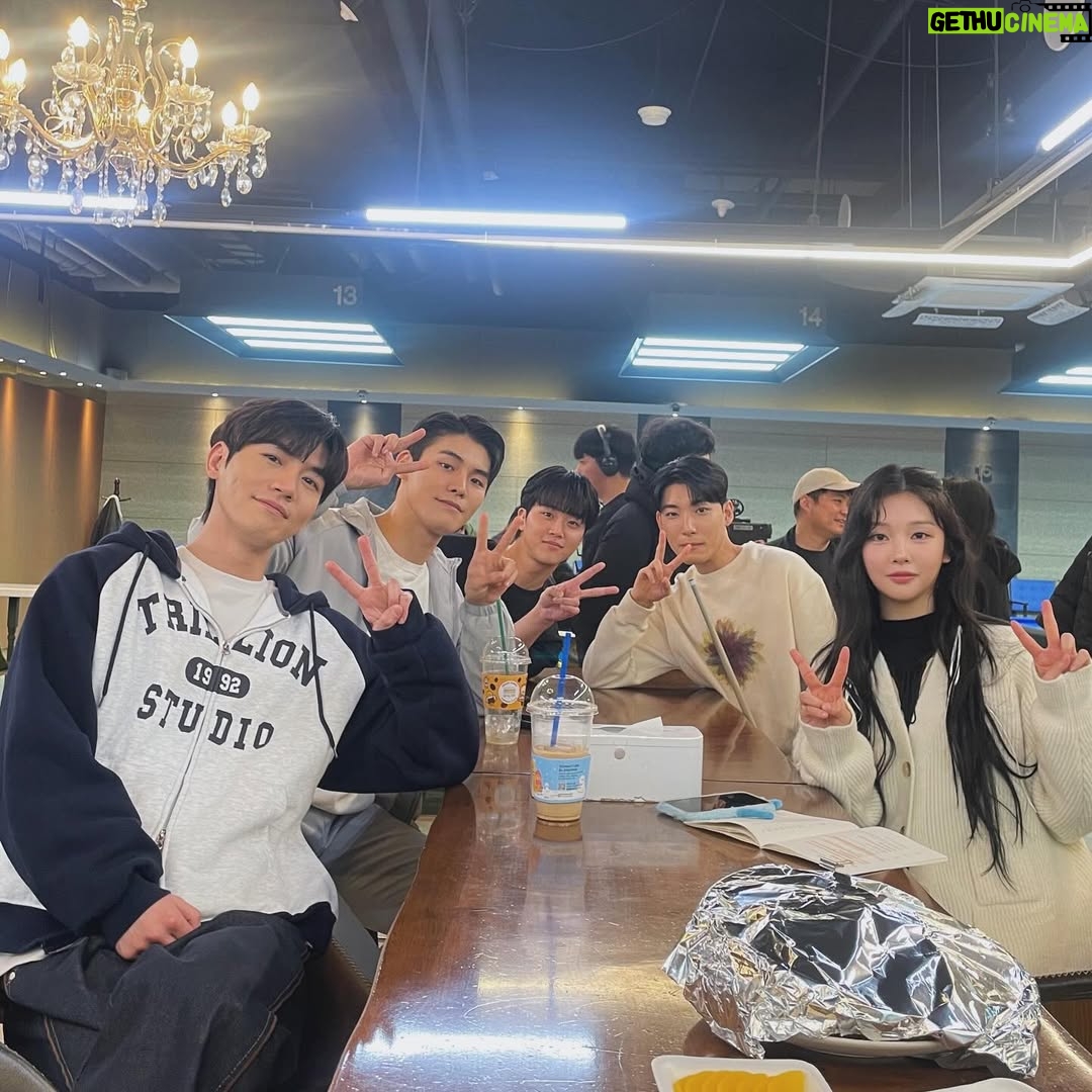 Lee Si-woo - 39.3K Likes - 우당탕탕사인방 혜리미온느 🦊