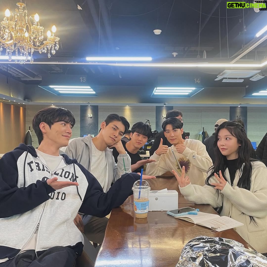 Lee Si-woo - 39.3K Likes - 우당탕탕사인방 혜리미온느 🦊
