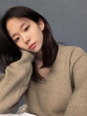 Lee So-i Instagram - 📚