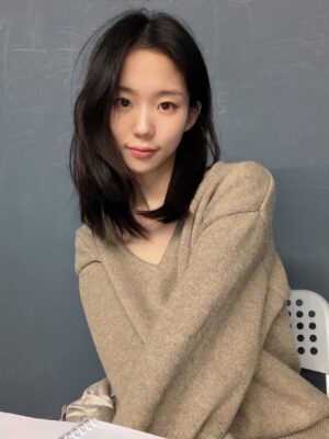 Lee So-i Instagram - 📚