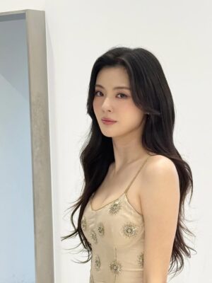 Lee Sun-bin Instagram - ...❤︎︎
@stylistkyungnam 
@kang_da_hyun 
@gotsunmi 
😘
@kaylabennet_official
@buccellatimilan