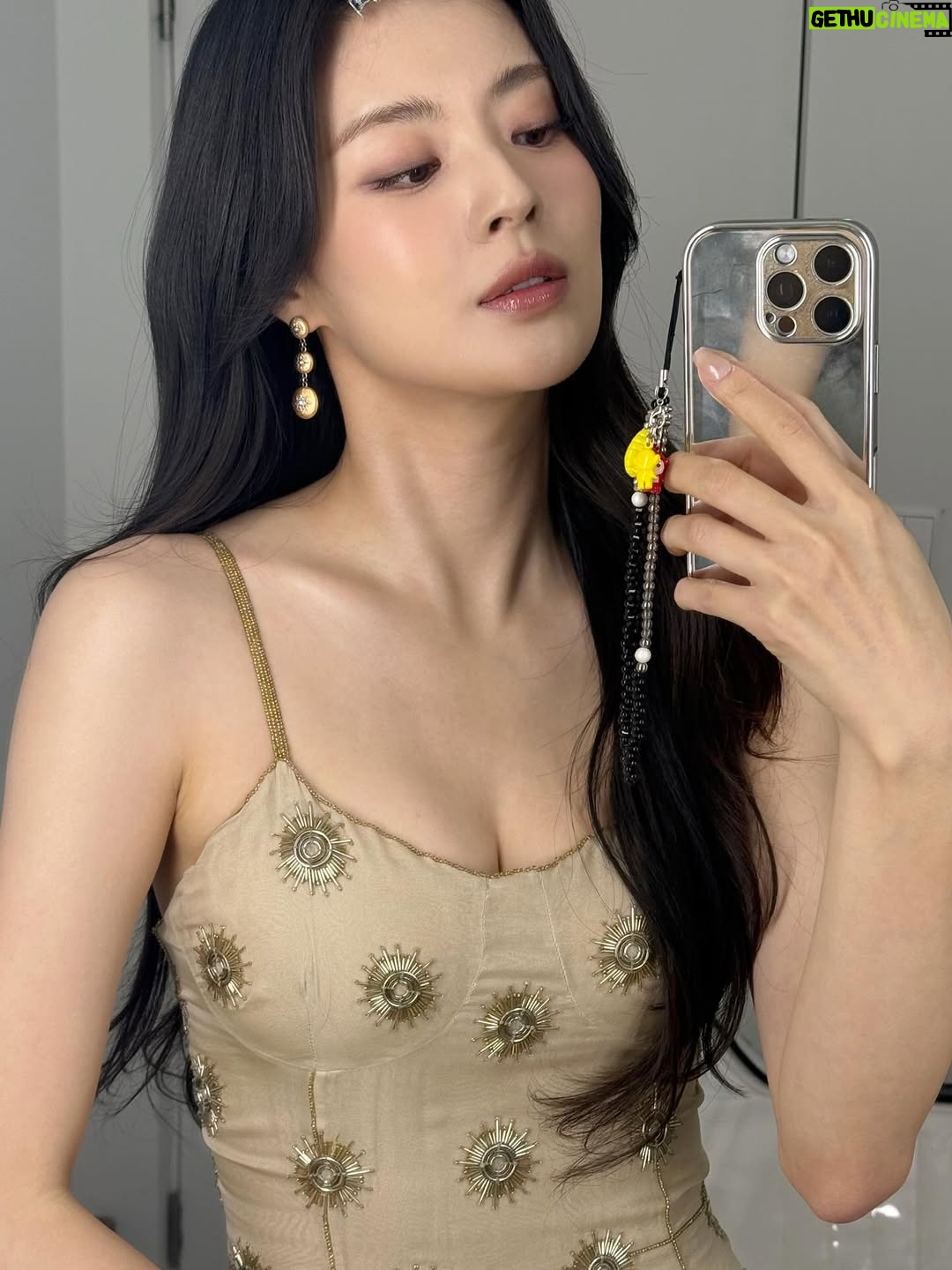 Lee Sun-bin - 272.6K Likes - ...❤︎︎
@stylistkyungnam 
@kang_da_hyun 
@gotsunmi 
😘
@kaylabennet_official
@buccellatimilan