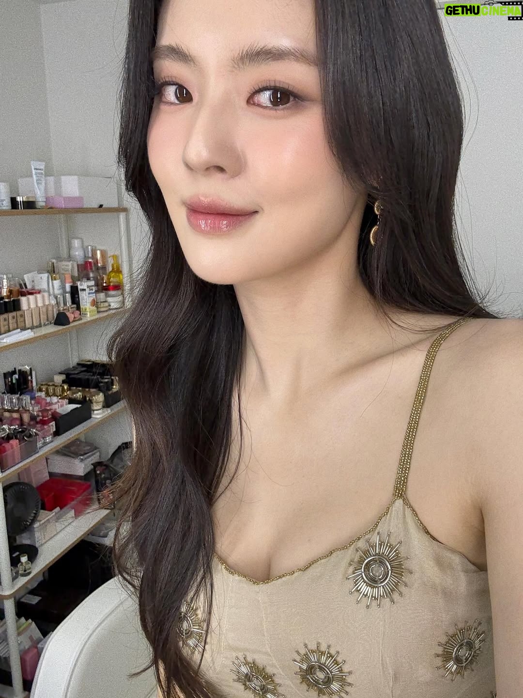 Lee Sun-bin - 272.6K Likes - ...❤︎︎
@stylistkyungnam 
@kang_da_hyun 
@gotsunmi 
😘
@kaylabennet_official
@buccellatimilan