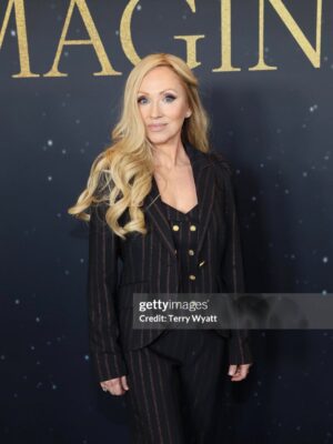 Leigh-Allyn Baker Instagram - Such a fun night! In a world so full of darkness, we need hope! @icanonlyimaginemovie is a beautiful reminder that we not alone in the fire, we are carried through the storms and we are deeply loved by God. Even if the world is dark, even if there is sorrow, even if life is hard… EVEN IF… be thankful for another day, be thankful for mercy, for grace, for love!