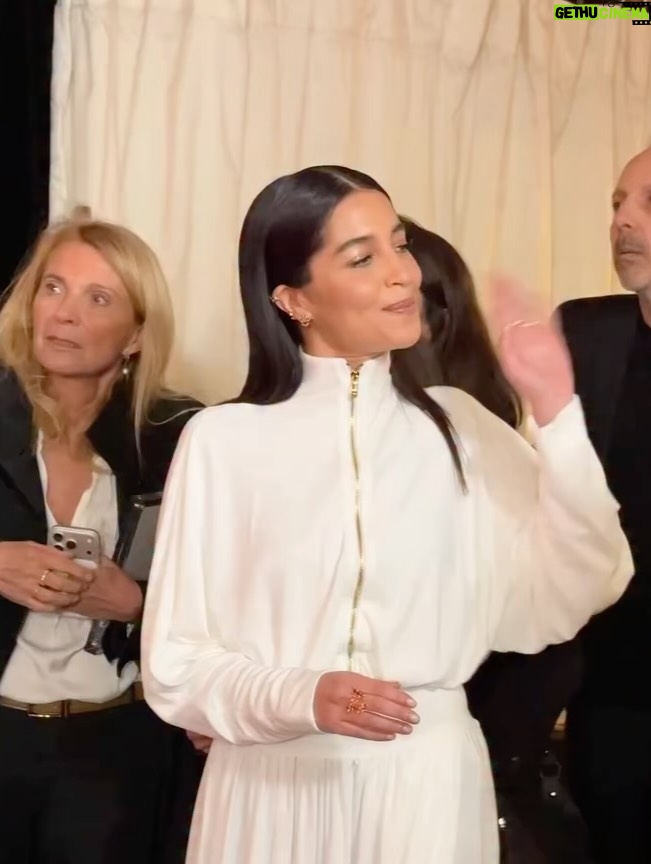 Leïla Bekhti - 69.9K Likes - Émue et honorée par cette nomination pour Ma mère, Dieu et Sylvie Vartan.
Je la partage évidemment avec toute l’équipe du film et, bien sûr, le public.
Vos mots sont des douceurs pour le cœur.
Merci 🤍