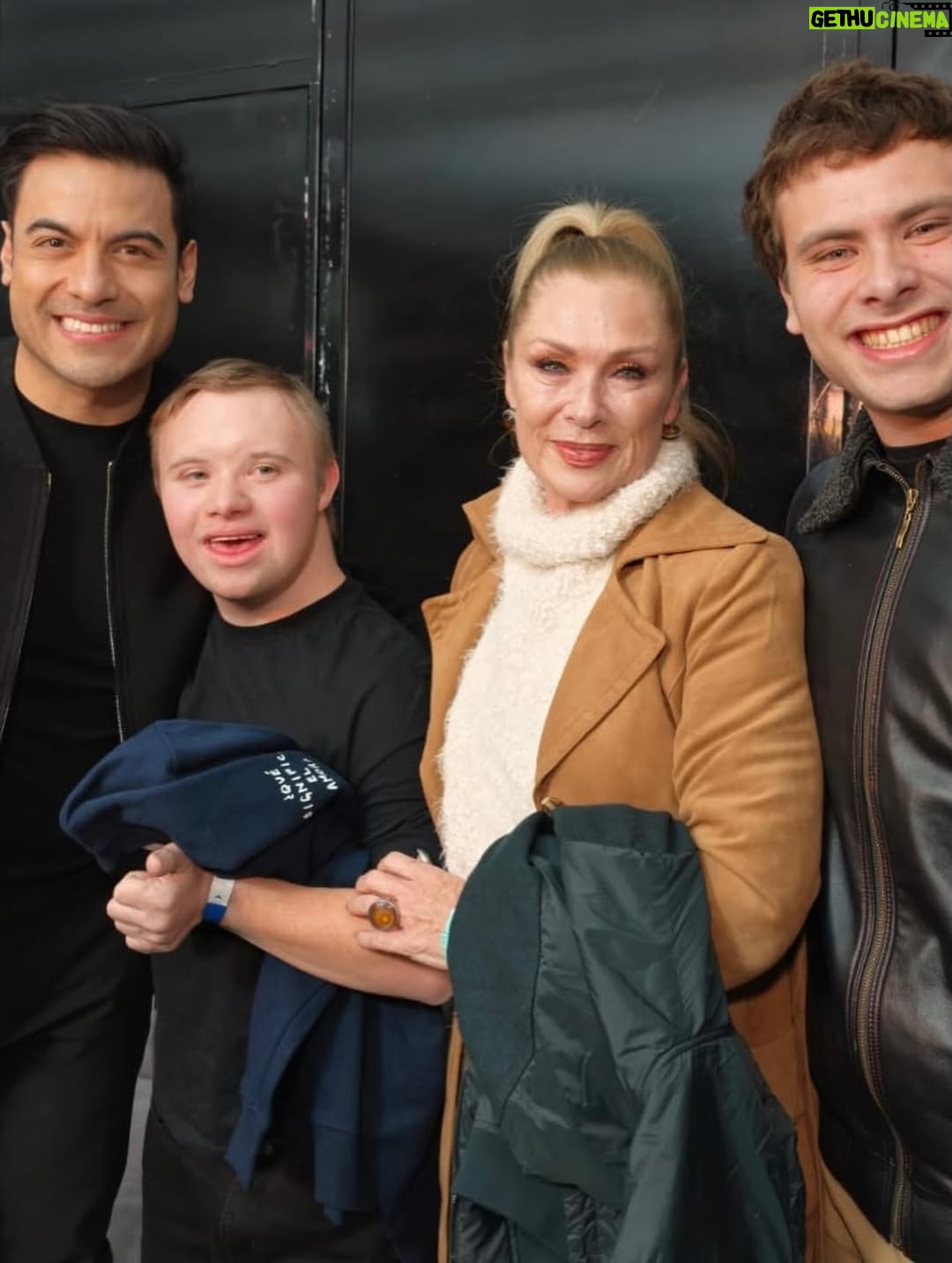 Leticia Calderón - 46.3K Likes - @carlosrivera Como te dije no sé cómo expresarte el profundo agradecimiento que siento por ti por habernos regalado esos maravillosos minutos que van a durar toda la vida.  Tu generosidad no tiene límites.  Gracias, gracias, gracias.  Nos vemos el 9 de mayo en la plaza de toros México 🥳