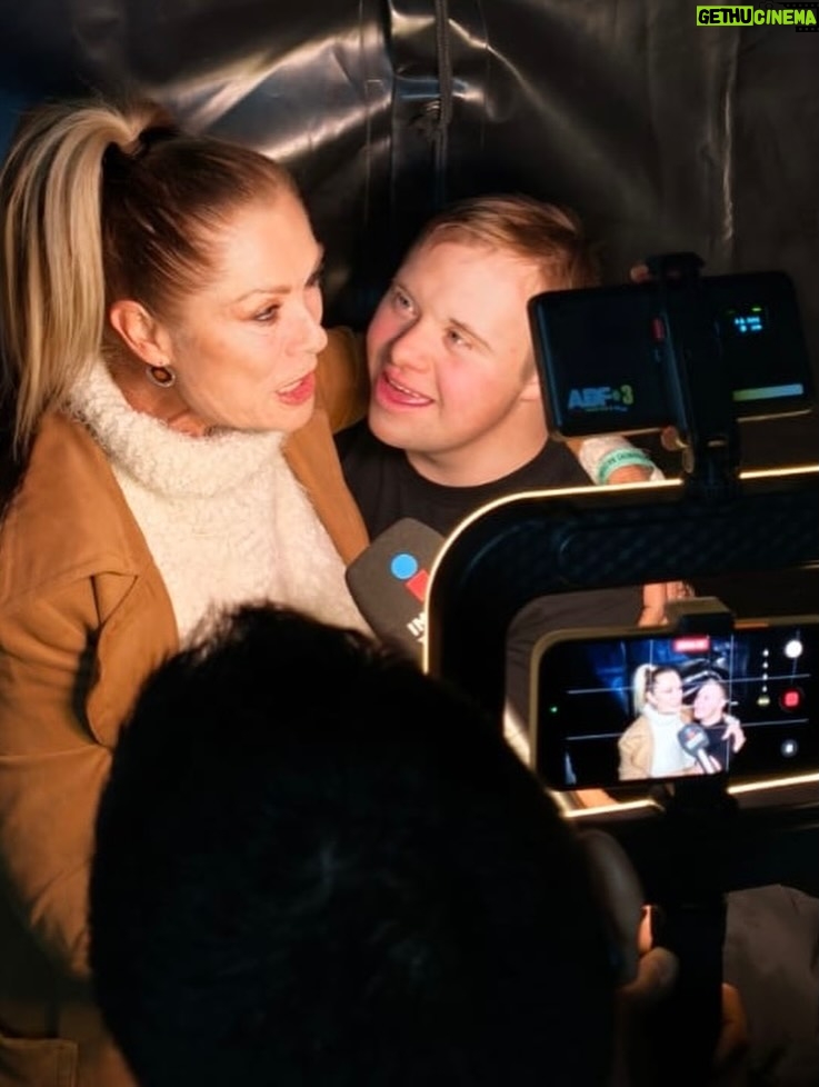 Leticia Calderón - 46.3K Likes - @carlosrivera Como te dije no sé cómo expresarte el profundo agradecimiento que siento por ti por habernos regalado esos maravillosos minutos que van a durar toda la vida.  Tu generosidad no tiene límites.  Gracias, gracias, gracias.  Nos vemos el 9 de mayo en la plaza de toros México 🥳