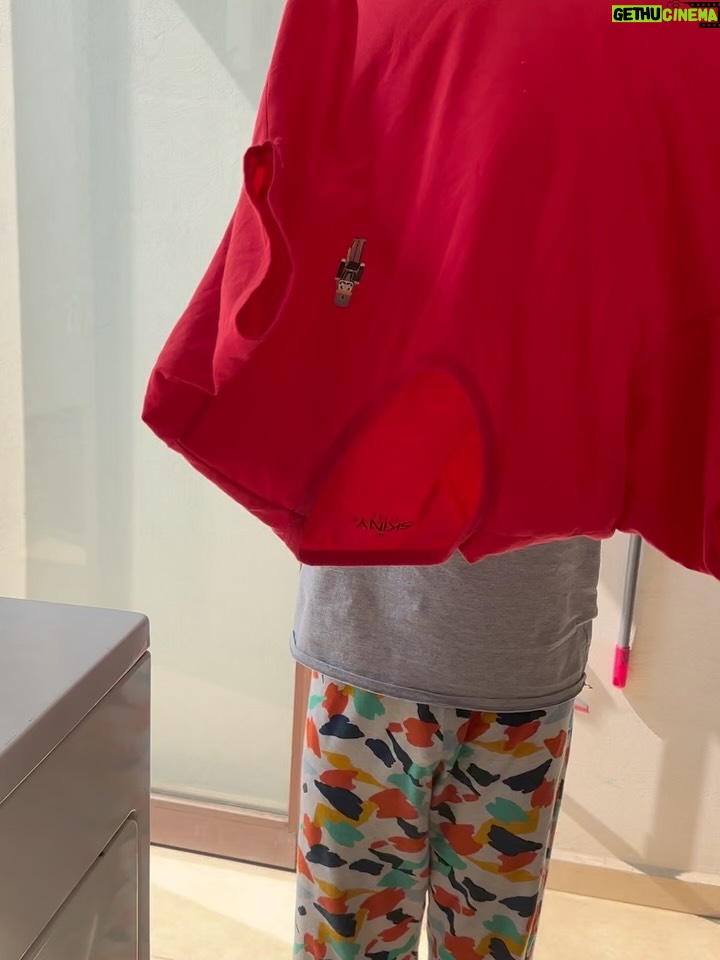 Leticia Calderón - 68K Likes - Miren lo inteligente que es mi hijo. Estoy tan orgullosa de él!!! Seguimos enseñándole labores del hogar. 👍🏼