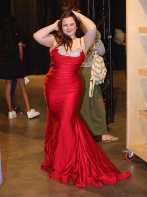 Lexi Rabe Instagram - @rhinestone_sugar Oscar pre-party Jessica you killed she killed it! Red dress by @jessicaangelcollection -Felt legit like pretty woman!!! thx @thewnk ❤️ for the amazing photos you always capture the real me in the middle of all my modeling poses. What a fun night. Love seeing all my friends there and getting to watch @pejaanne perform as always🥰 #oscarpreparty #oscars #magazine @famecast your space was magical as always!! Love ya Silvia!! And @thebellopizza vegan cheese pizza totally hit the spot for your dairy free girly. @rabe.logann looking great
