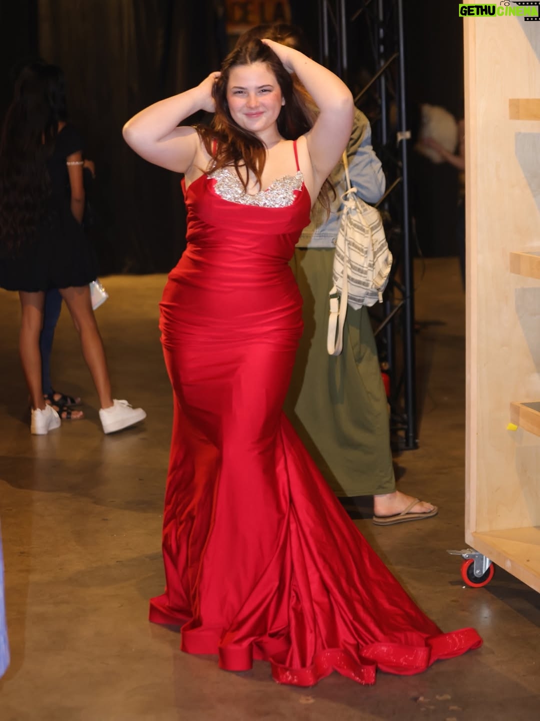 Lexi Rabe - 6.9K Likes - @rhinestone_sugar Oscar pre-party Jessica you killed she killed it! Red dress by @jessicaangelcollection -Felt legit like pretty woman!!! thx @thewnk ❤️ for the amazing photos you always capture the real me in the middle of all my modeling poses. What a fun night. Love seeing all my friends there and getting to watch @pejaanne perform as always🥰 #oscarpreparty #oscars #magazine @famecast your space was magical as always!! Love ya Silvia!! And @thebellopizza vegan cheese pizza totally hit the spot for your dairy free girly. @rabe.logann looking great