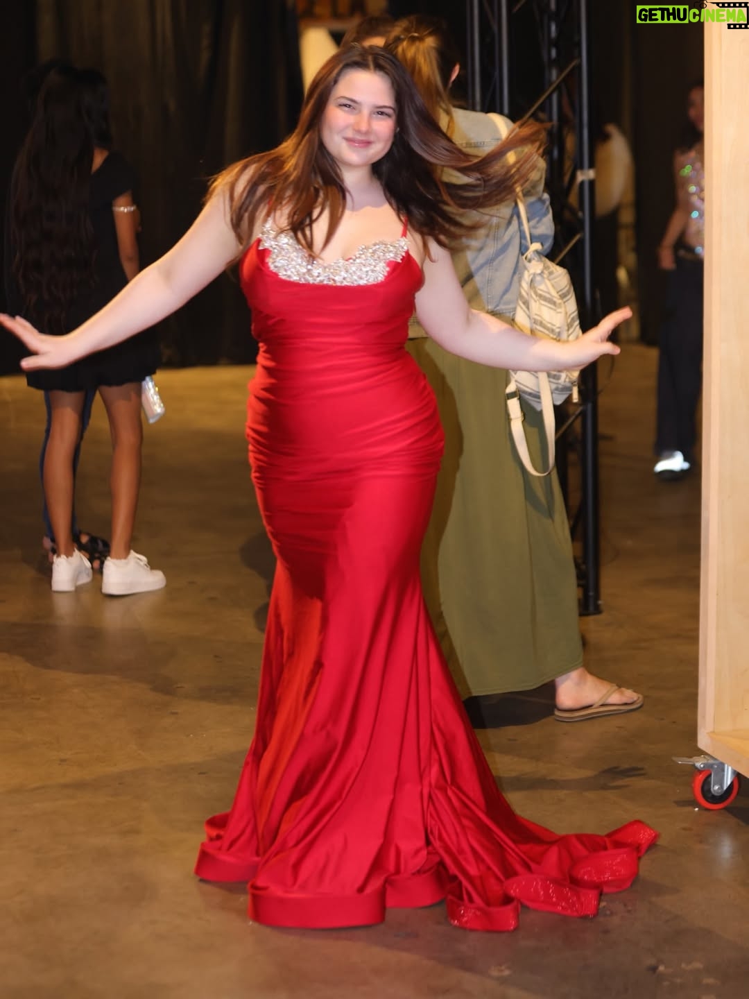Lexi Rabe - 6.9K Likes - @rhinestone_sugar Oscar pre-party Jessica you killed she killed it! Red dress by @jessicaangelcollection -Felt legit like pretty woman!!! thx @thewnk ❤️ for the amazing photos you always capture the real me in the middle of all my modeling poses. What a fun night. Love seeing all my friends there and getting to watch @pejaanne perform as always🥰 #oscarpreparty #oscars #magazine @famecast your space was magical as always!! Love ya Silvia!! And @thebellopizza vegan cheese pizza totally hit the spot for your dairy free girly. @rabe.logann looking great