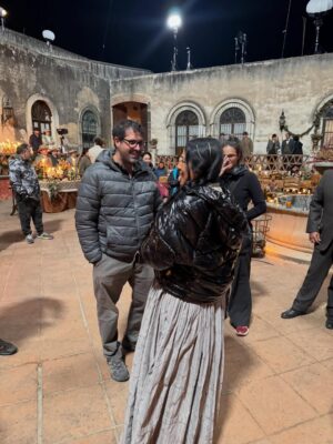 Lila Downs Instagram - Detrás de escenas de “Como agua para chocolate” 🎬  #liladowns #comoaguaparachocolate #hbomax 📸: @benixilo y @vicentesaza