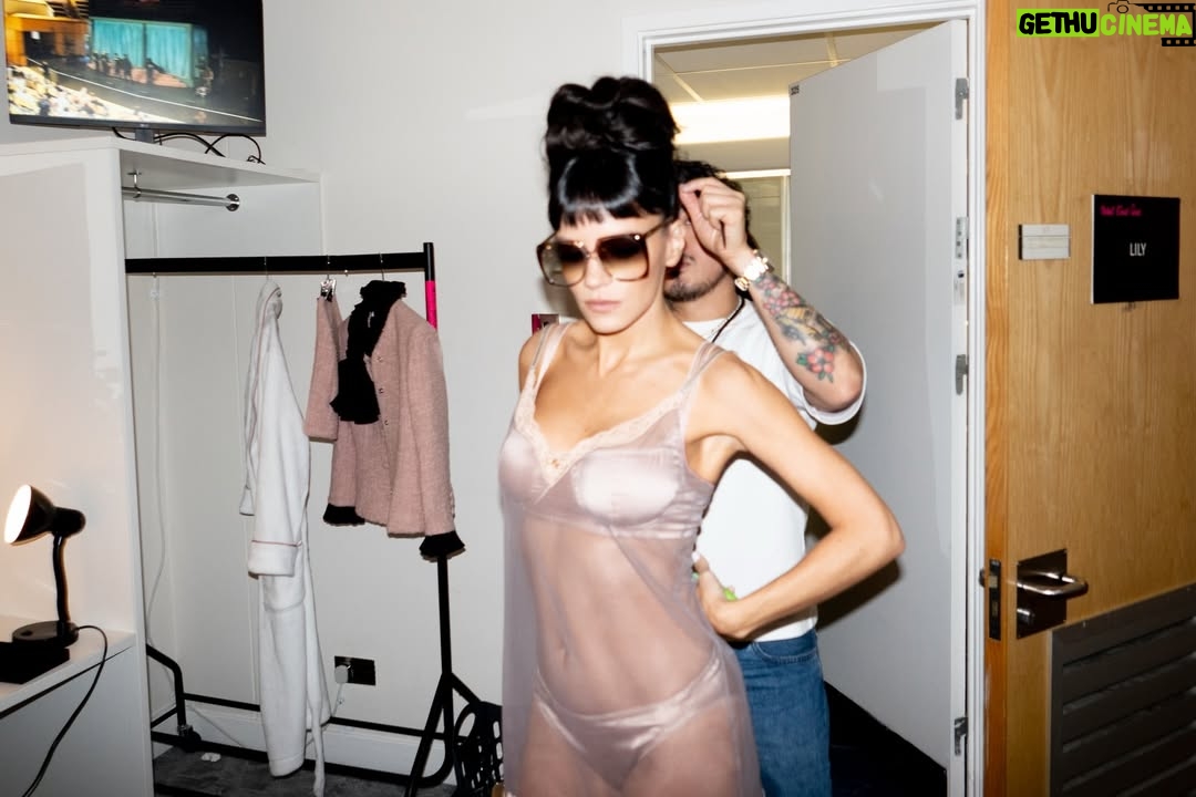 Lily Allen - 128.3K Likes - West End Girl Tour: Night 1 ❣️ Thank you Glasgow for the warmest welcome back x

 

 
Co-Creative Director & Set Designer @annafleischle 
Photographed by @hredcliffe