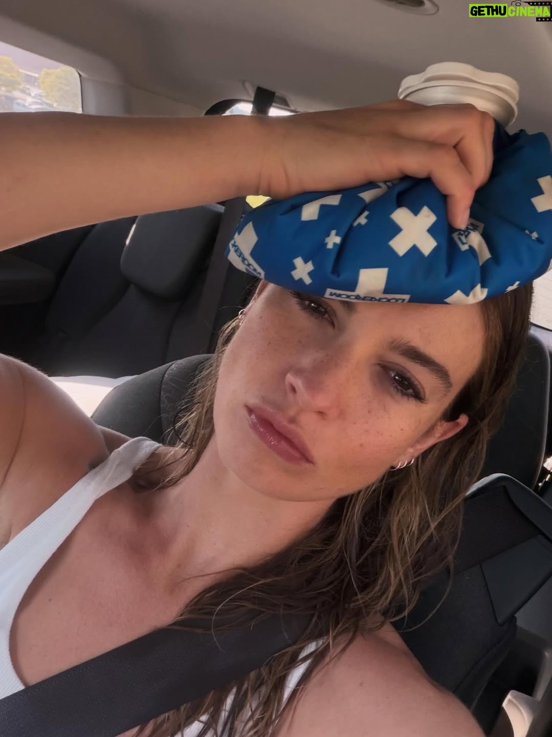 Lily James - 160.5K Likes - I spent the last part of 2025 on the beach, made a film and watched the sun rise with very special people. I feel very grateful and hopeful for a new year ✨