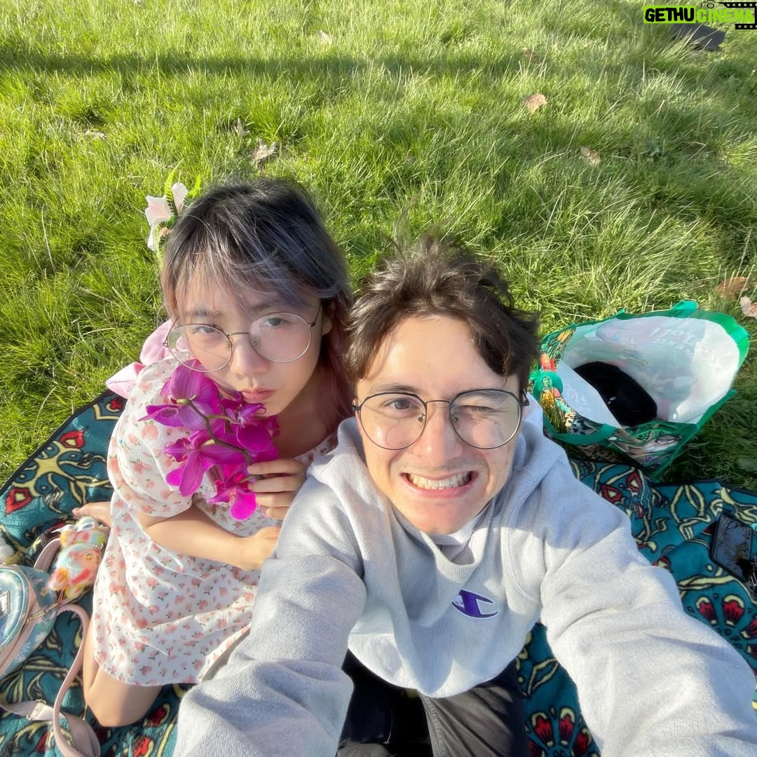 Lily Ki - 153.8K Likes - happy valentine’s day!! we went on a picnic. it’s our six year anniversary!! ☺️☺️❤️