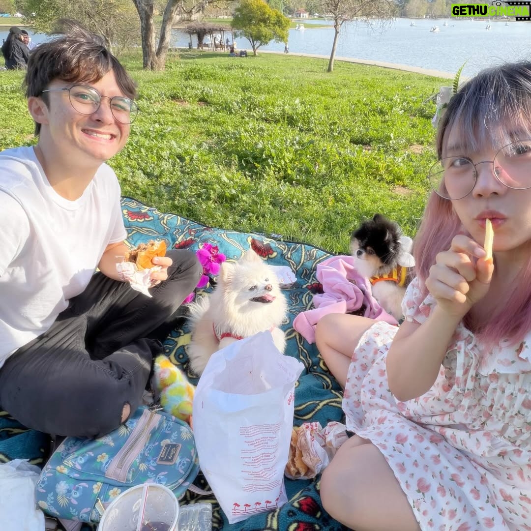 Lily Ki - 153.8K Likes - happy valentine’s day!! we went on a picnic. it’s our six year anniversary!! ☺️☺️❤️