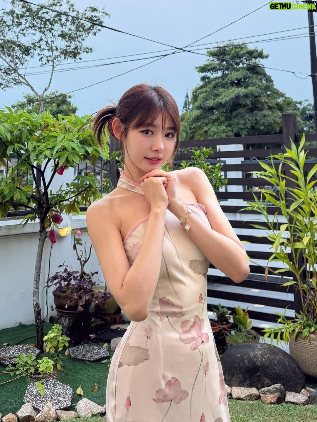 Lin Min-Chen - 178.3K Likes - 初二吉祥❤️和大家拜個年🙆🏻‍♀️祝大家健康平安
Heng Ong Huat！！！！！Money Happy都拿拿

然後小寶弟第一次包紅包給我 我拿到全家人的紅包liao
只有我還不用包🙆🏻‍♀️