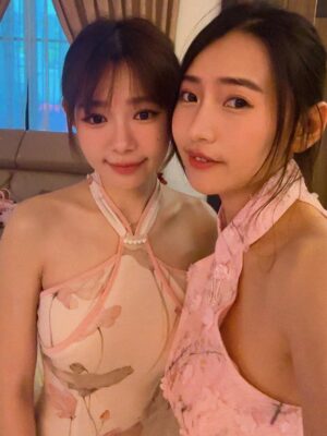 Lin Min-Chen Instagram - 初二吉祥❤️和大家拜個年🙆🏻‍♀️祝大家健康平安
Heng Ong Huat！！！！！Money Happy都拿拿

然後小寶弟第一次包紅包給我 我拿到全家人的紅包liao
只有我還不用包🙆🏻‍♀️
