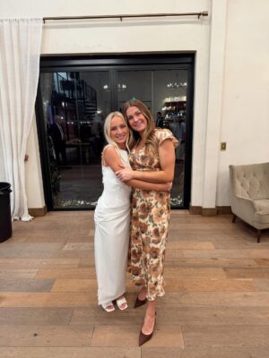 Lindsay Arnold Instagram - The best weekend celebrating the Burt's 🥹🫶🏻 our nanny of 4 years @_bailey_burt married Sam's step brother @isaac_burt08 and we are all over the moon about it! We love them both so much 🫶🏻
#wedding #auntanduncle #flowergirls