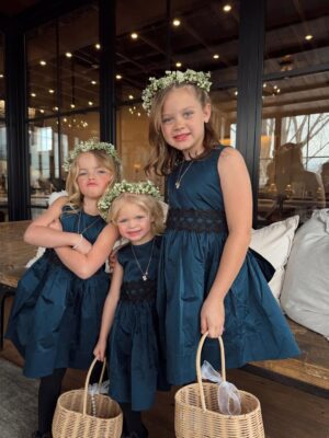 Lindsay Arnold Instagram - The best weekend celebrating the Burt's 🥹🫶🏻 our nanny of 4 years @_bailey_burt married Sam's step brother @isaac_burt08 and we are all over the moon about it! We love them both so much 🫶🏻
#wedding #auntanduncle #flowergirls