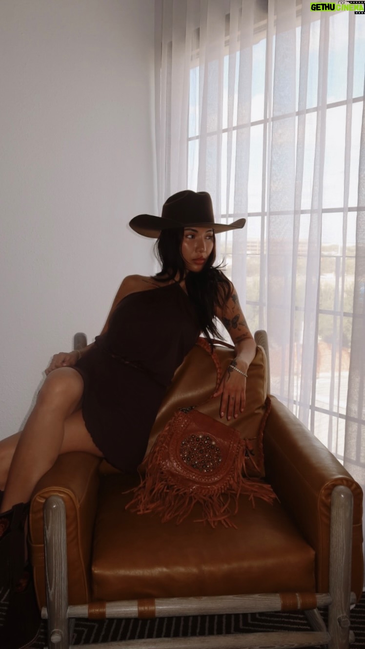 Linzy Luu - 2.8K Likes - cute fall / western outfit ideas for my coastal cowgirls 🍎🧺🍂🐴🤎 

hats are all @gigipip 🤠

#western #falloutfitideas