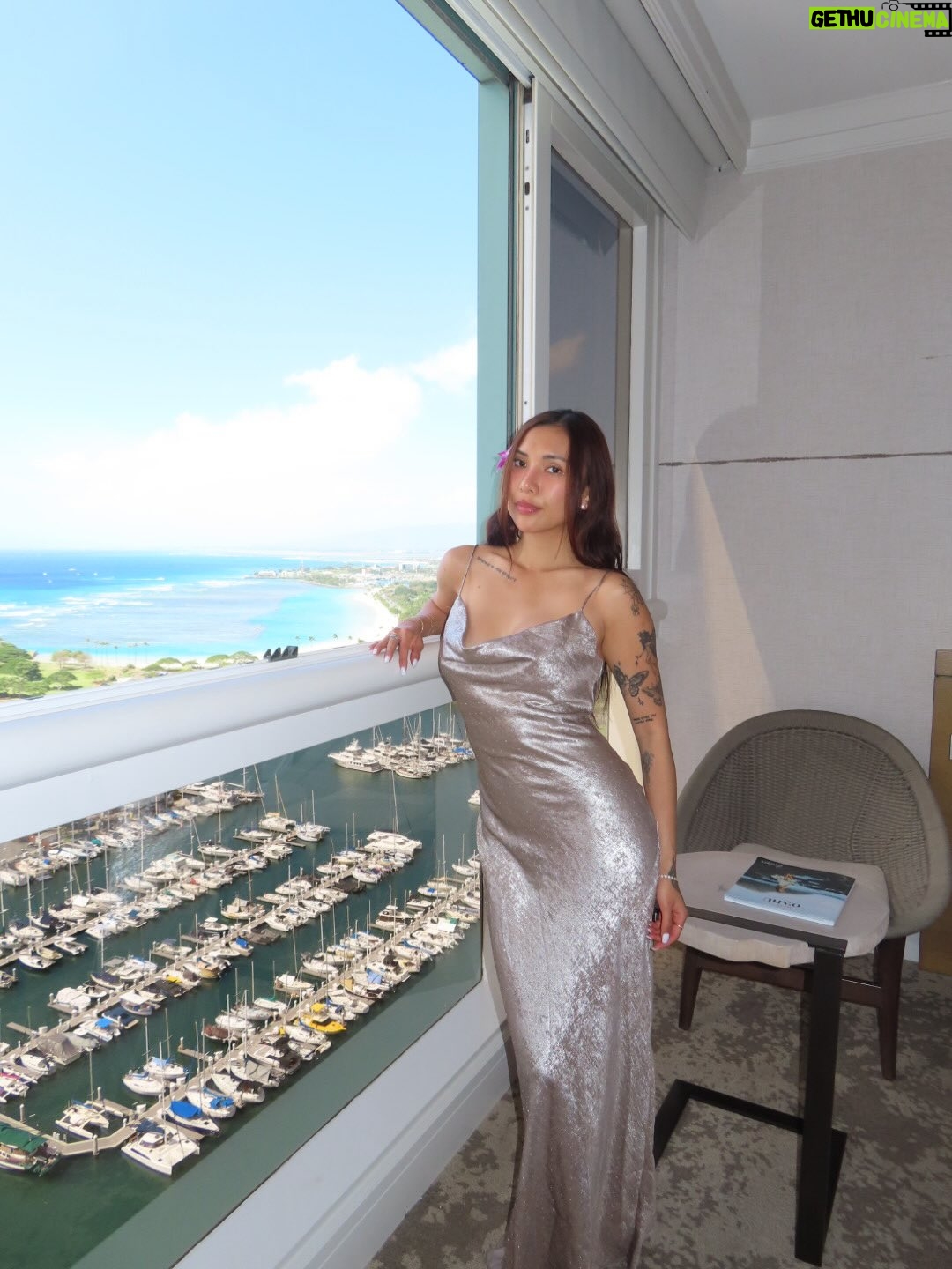 Linzy Luu - 3 Likes - i made my mom take these 🧍🏻‍♀️🤳 

#hawaii #pinterestaesthetic #photoinspo #summerinspo