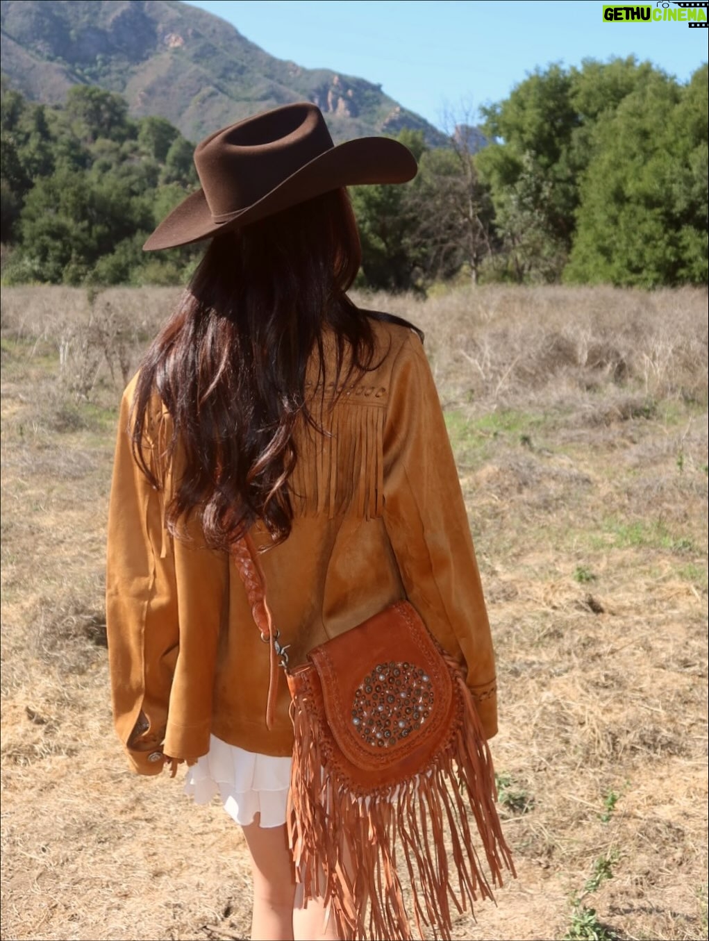 Linzy Luu - 5.9K Likes - Cowgirl at heart 🤎 Boots that wander and a fringe bag that keeps up with me — @myrabag ໋𐚁 ⋆ ℧