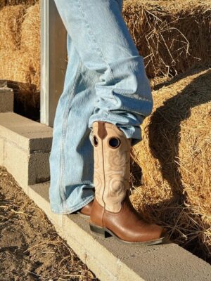 Linzy Luu Instagram - When your boots do all the talking 🤭🤎 
a true cowgirl riding boot — built for the saddle and styled for every moment in between 𐚁 𓃗 ⋆｡♡˖⋆